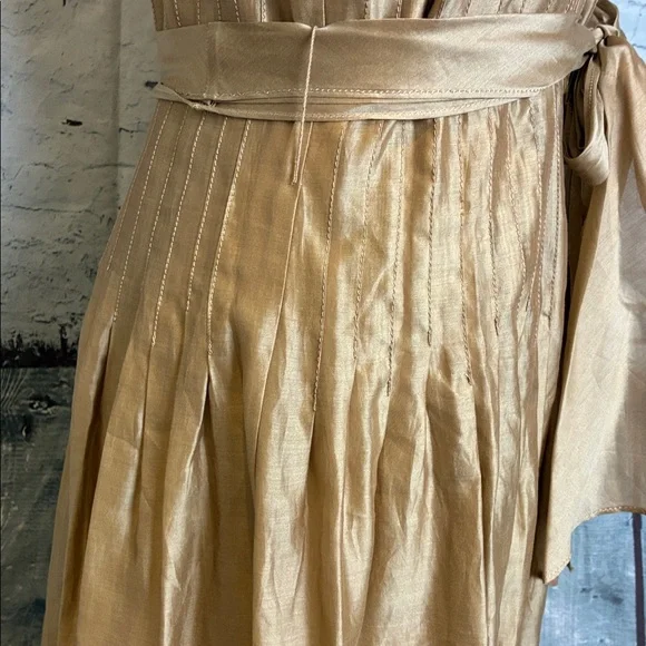 Kay Unger Gold Cap Sleeve Fit And Flare Silk Dress With Floral Hem Detail Size 8 - Picture 8 of 14